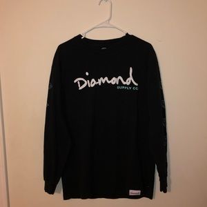 Long sleeve black diamond shirt.